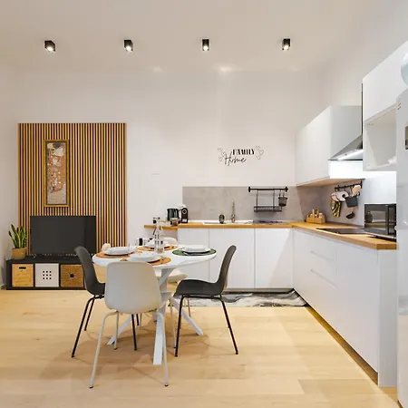 Family I Bb Apartment *